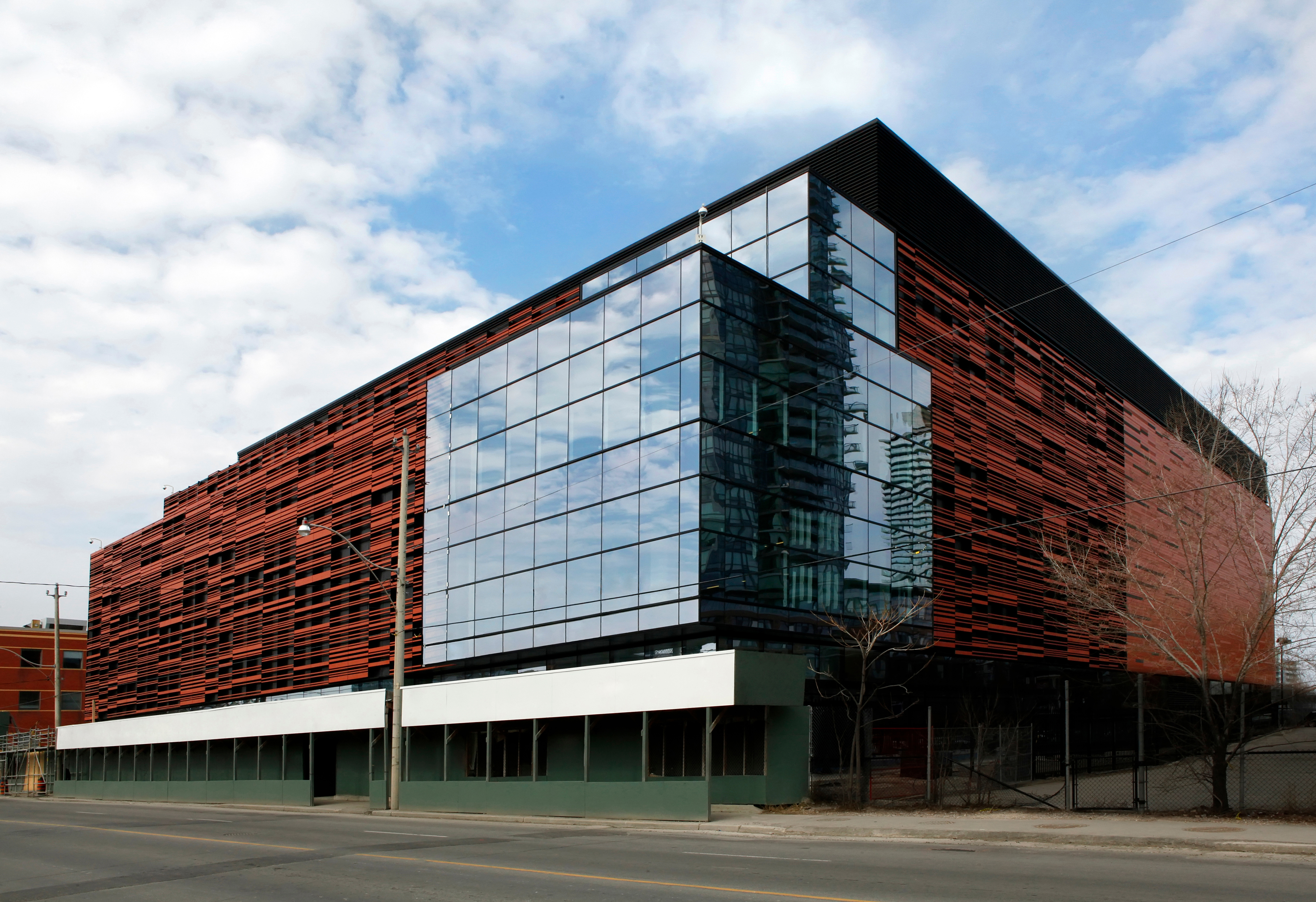 equinix_inc_tr2_toronto_data.jpg